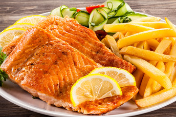 Fried salmon and vegetables