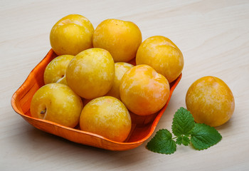 Yellow plums