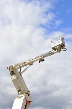 Plateforme &eacute;l&eacute;vatrice mobile de personnel
