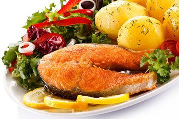 Grilled salmon and vegetables