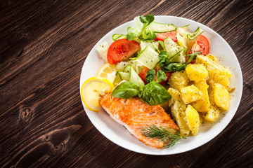 Grilled salmon and vegetables