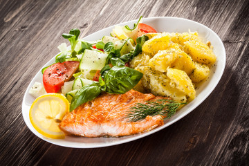 Grilled salmon and vegetables