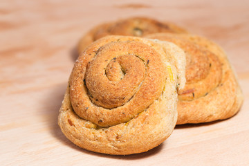 Wholemeal bread with onions (closeup)