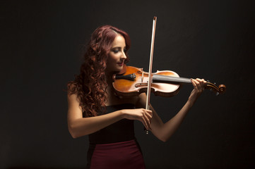 Violinst Woman