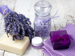 Obraz na płótnie Canvas Bathroom with lavender