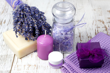 Obraz na płótnie Canvas Bathroom with lavender