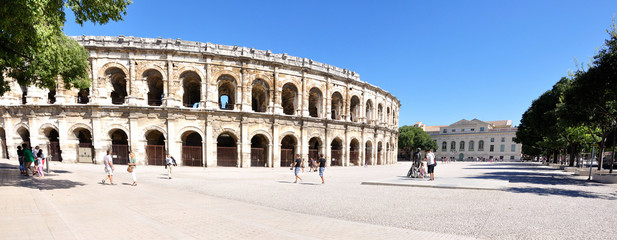 nimes