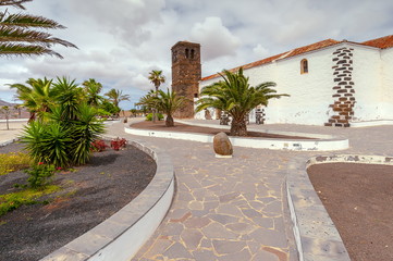 Wyspy Kanaryjskie, Fuerteventura, La Oliva, kosciół XVII w