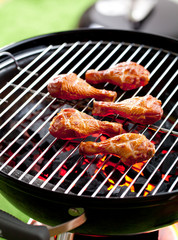 hüner beine gegrillt 