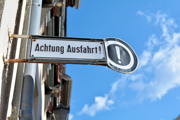 Achtung Ausfahrt