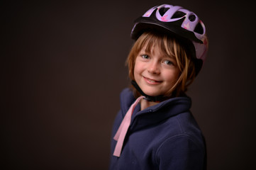 Mädchen mit Helm