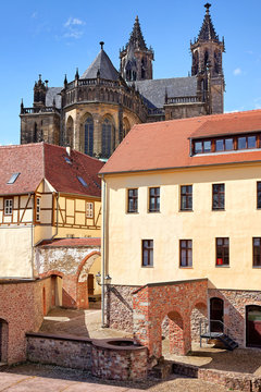 Blick vom Fürstenwall auf Altstadt mit Dom Magdeburg