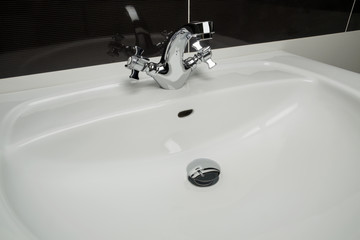 White sink, wash basin.