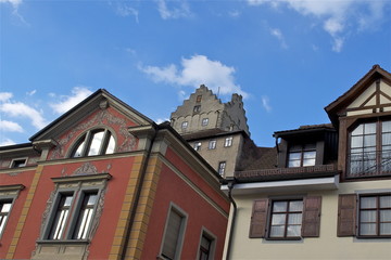 Fototapeta na wymiar Meersburger Häuser mit alter Burg
