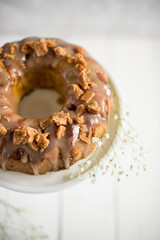 bundt cake with advocate and fudges