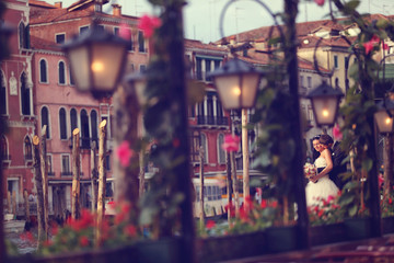 Fototapeta na wymiar Bridal Couple in Venice