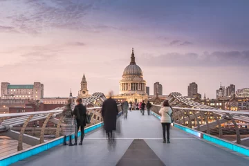 Abwaschbare Fototapete London Symmetrie auf der Millennium Bridge zur St. Paul& 39 s Cathedral