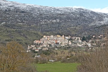 Fototapeta na wymiar Village de Coursegoules