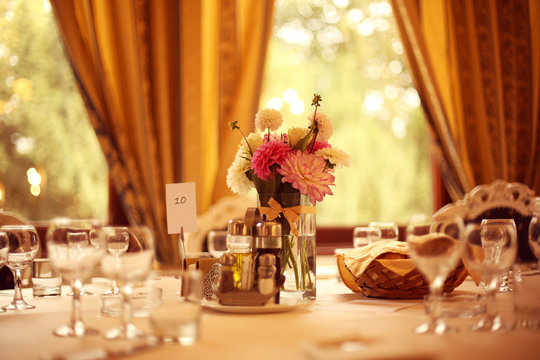 Elegant wedding table