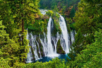 Fototapeta premium McArthur-Burney Falls in Northern California