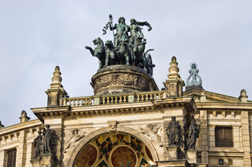 Fototapeta premium Chariot on opera building - Dresden, Germany