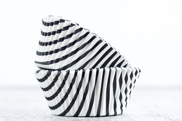 striped paper baking cups