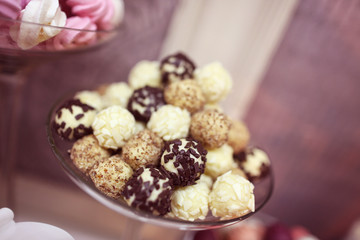 Chocolate and vanilla balls