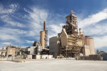 Foto op Plexiglas Industrieel gebouw Cementfabriek