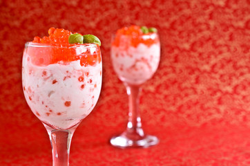 Red caviar with cream cheese