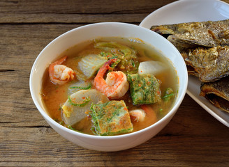 sour soup whith  shrimp and vegetables