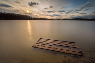 Long exposure lake with europoolpalette