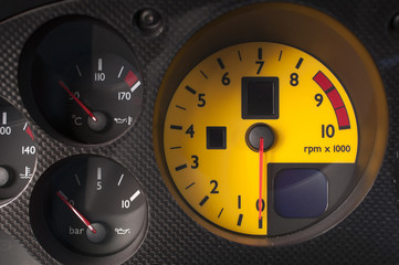 compteur regime voiture sport