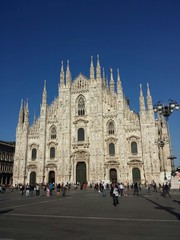 Duomo di Milano e cielo blu