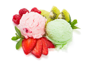 Ice cream with fresh berries and mint