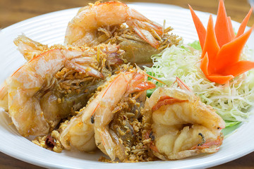 fried king prawns with garlic and herbs