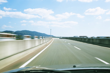 Fototapeta premium 青空と高速道路