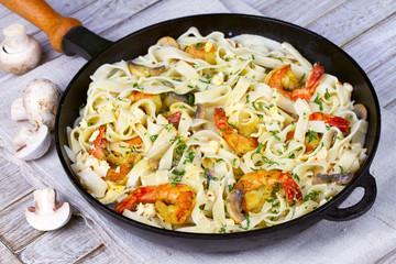 Creamy Shrimp and Mushroom Pasta