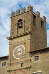 Fototapeta na wymiar La torre con l'orologio di Cortona