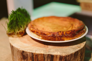 Casserole on a stump