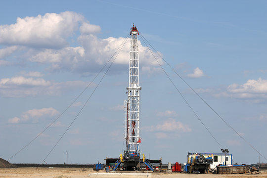 oil drilling rig on oilfield