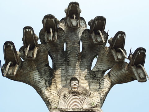 Seven Heads of Paya-Mujalai nakkharat
