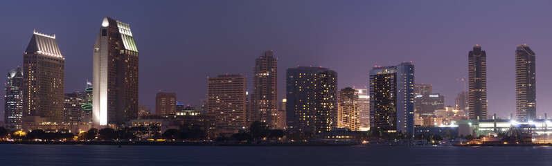 Fototapeta na wymiar San Diego skyline panorama