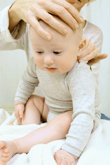Osteopathie bei Schädel von Säugling