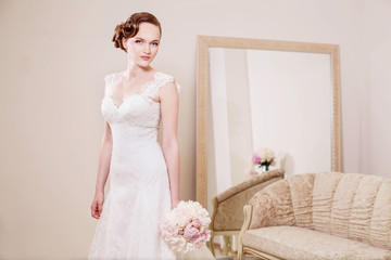 Fototapeta premium Bride with mirror