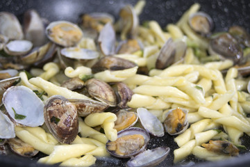 pasta clams and zucchini