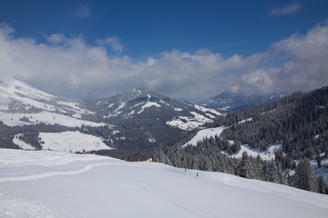 Fototapeta na wymiar Winterlandschaft Skigebiet Mühlbach am Hochkönig