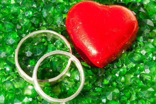 wedding rings - Eheringe mit Schokoladenherz
