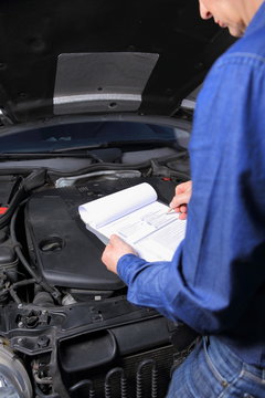 car inspection with vehicle maintenance check list