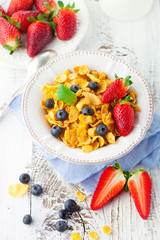 Cornflakes with berries