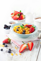Cornflakes with berries